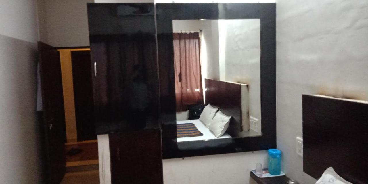 Nilraj Lodge Ratnagiri Ngoại thất bức ảnh